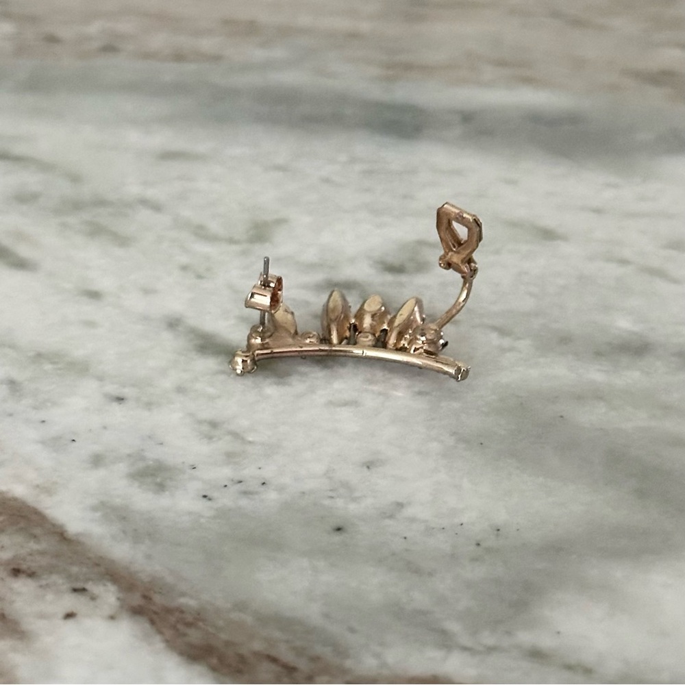 Sparkly Ear Cuff Gold & White Stones - Statement Earrings- Costume Jewelry - Picture 10 of 12